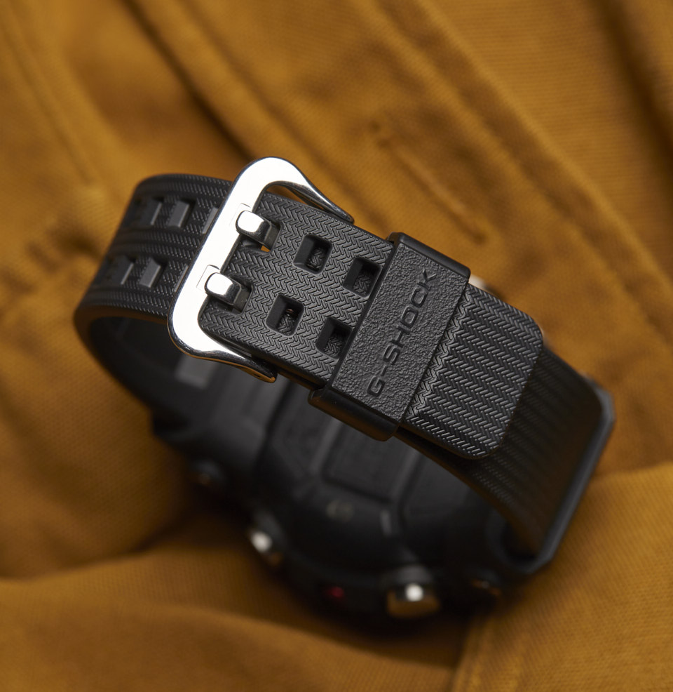 GGB100 - Mudmaster EXTURED RUBBER STRAP WITH A DUAL-PRONGED BUCKLE