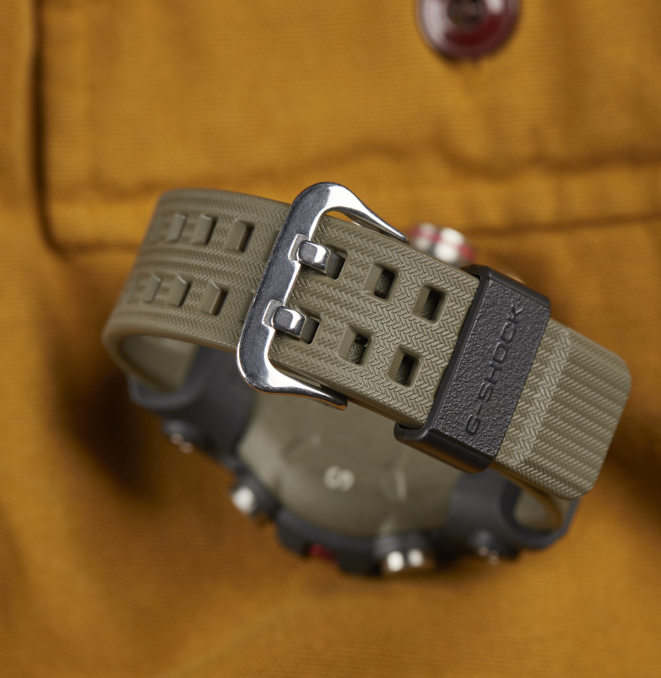 GGB100 - Mudmaster TEXTURED RUBBER STRAP WITH A DUAL-PRONGED BUCKLE