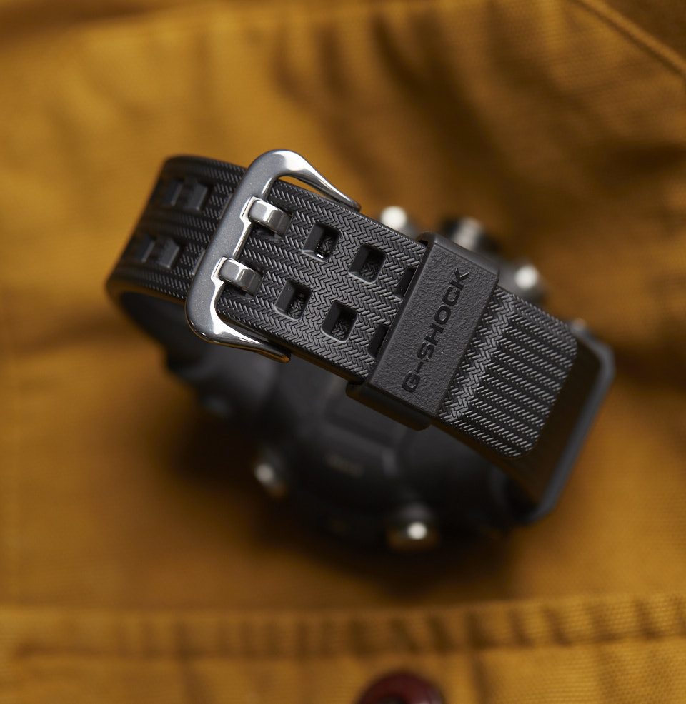 GGB100 - Mudmaster TEXTURED RUBBER STRAP WITH A DUAL-PRONGED BUCKLE