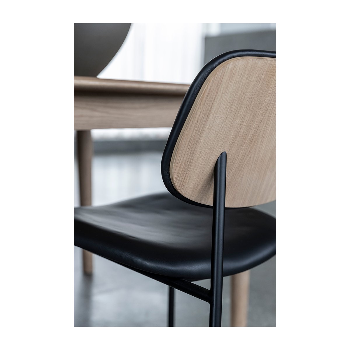 Black / Oak