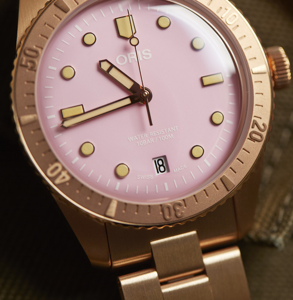 Divers Sixty-Five ‘Cotton Candy’ Date at 6 o’clock