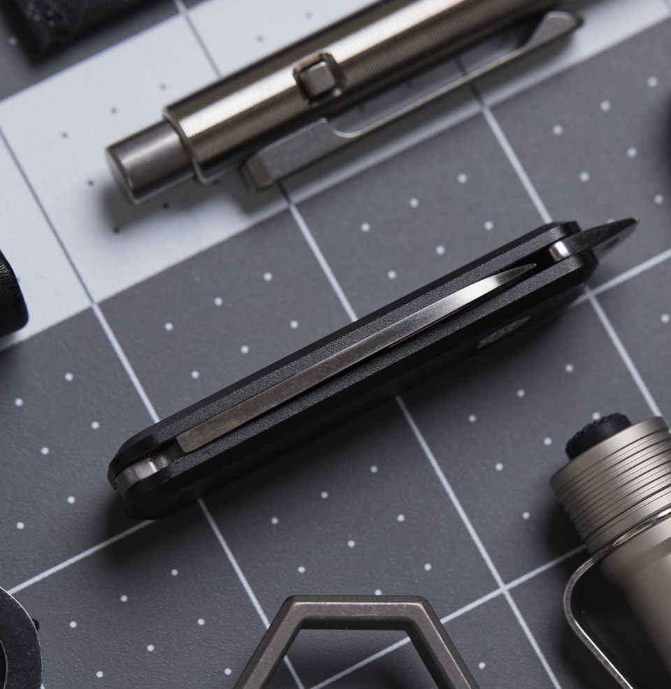 The Elko Thin when closed