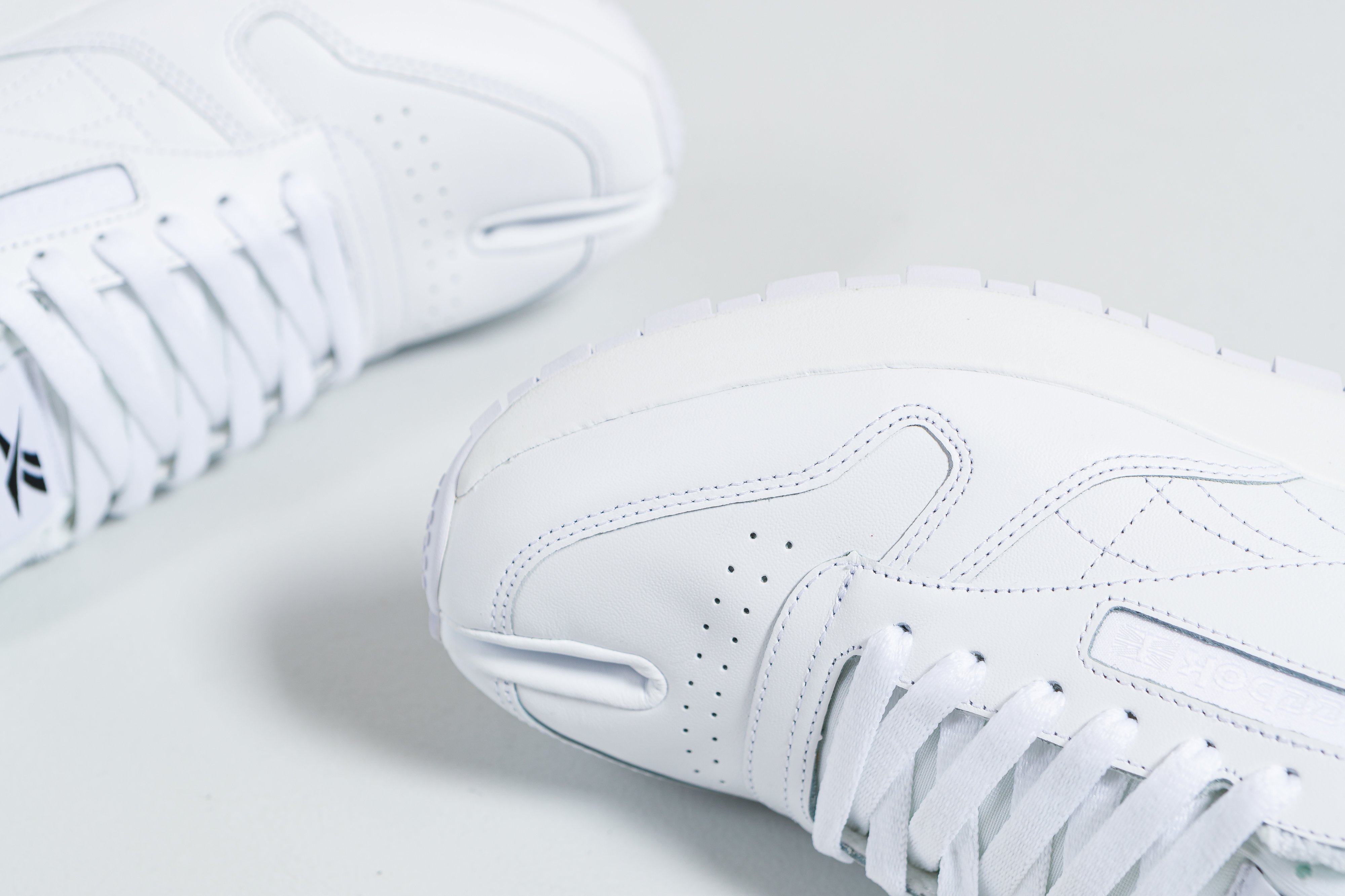 Reebok Classics X Maison Martin Margiela Project 0 Cl Leather Tabi Up There Reebok Classics X Maison Martin Margiela Project 0 Cl Leather Tabi Up There