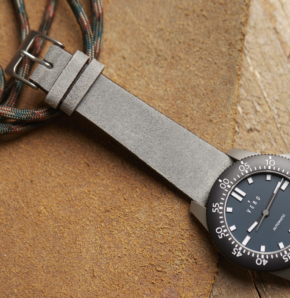 Hoyt Compliments cool colored dials