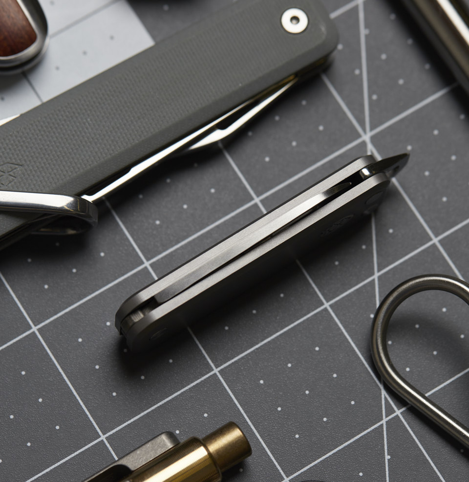 The Elko Thin when closed