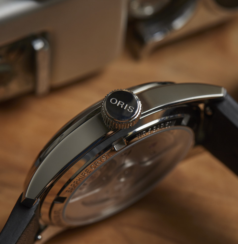 BIG CROWN POINTER DATE CALIBRE 403 Big Screw-down Crown