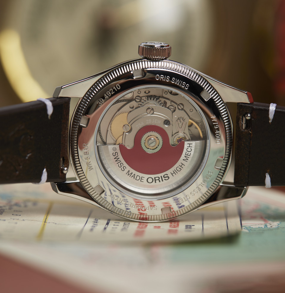 Big Crown X Cervo Volante Display case-back 