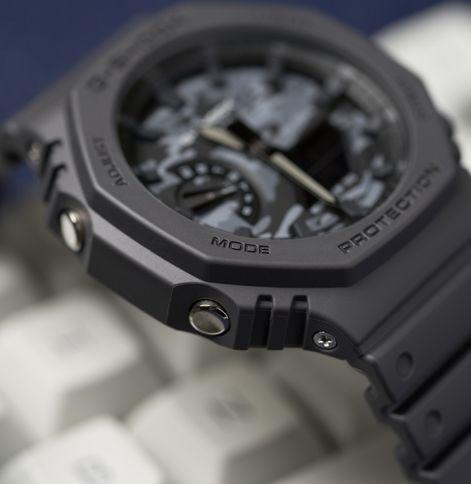 GA2100 INTEGRATED CASE AND BRACELET