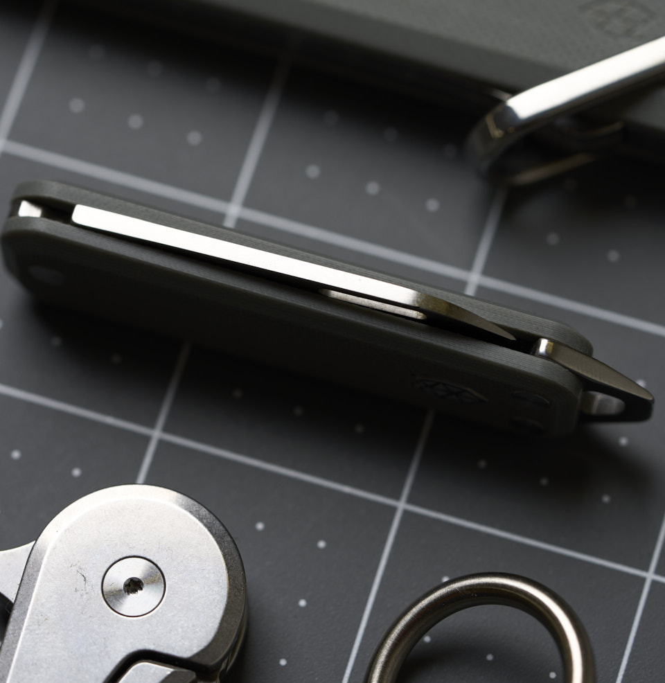 The Elko Thin when closed