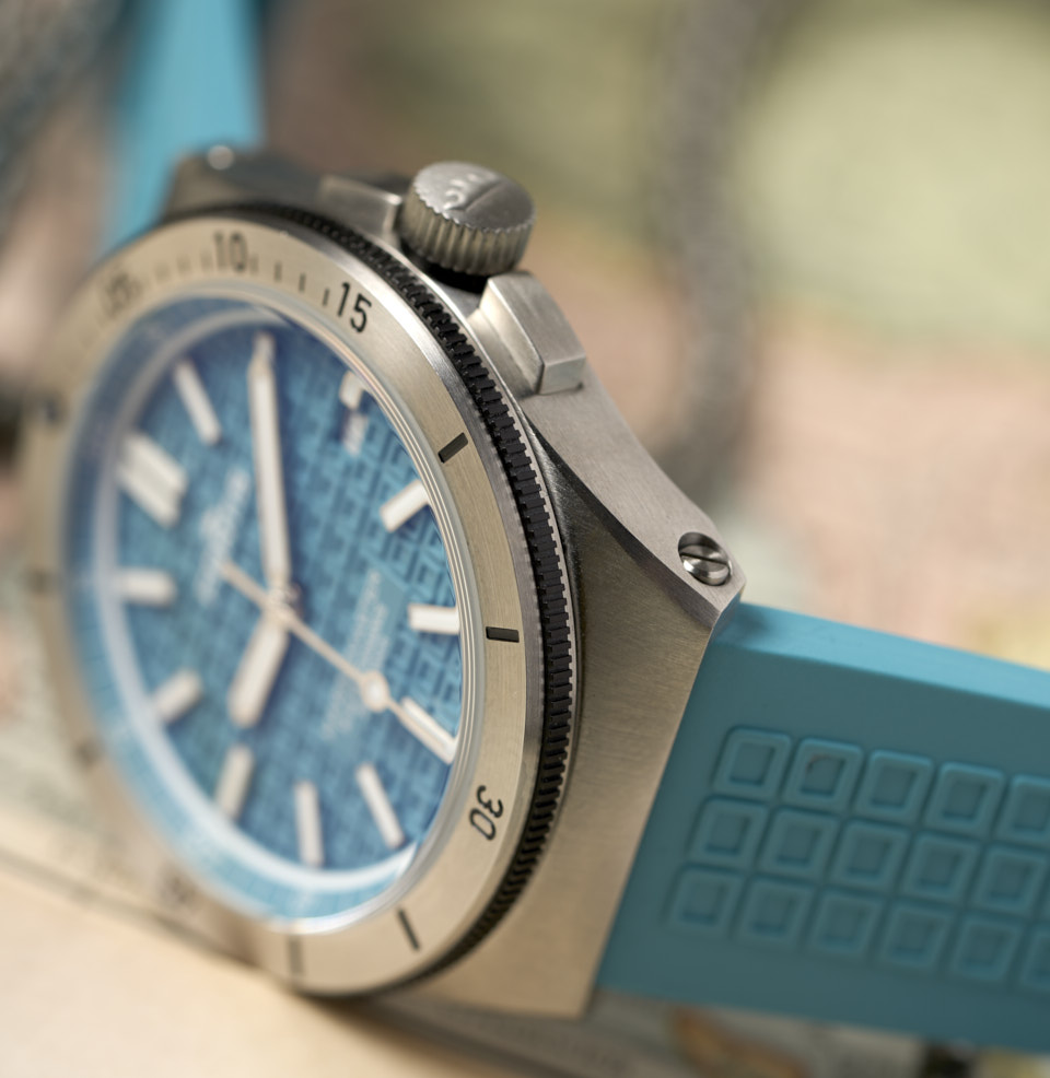 Marinemaster M-40  Beveled Edges