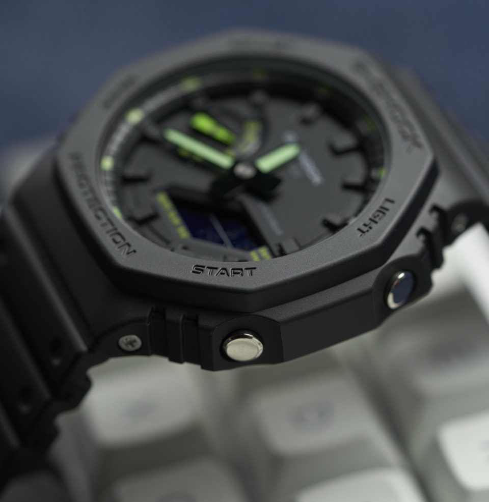 GA2100 INTEGRATED CASE AND BRACELET