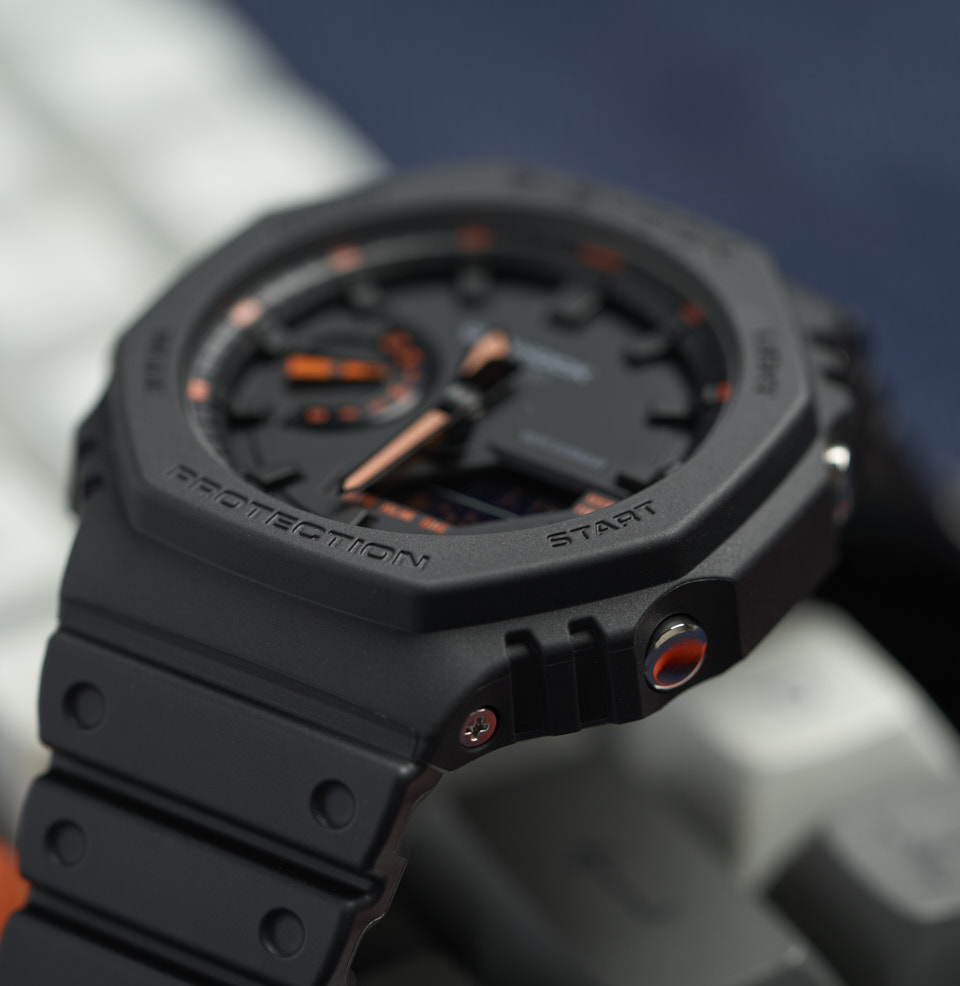 GA2100 INTEGRATED CASE AND BRACELET