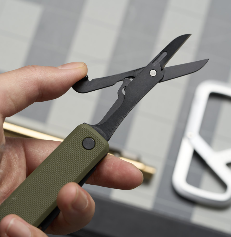 The Ellis Spring-Loaded Scissors 