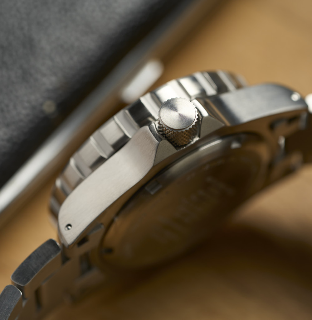 Large Diver's Automatic (GSAR Auto) Knurled Screw-Down crown