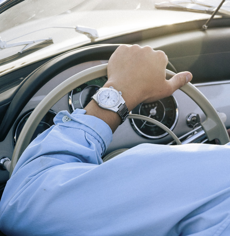 Lorier x Worn & Wound Hydra II Limited Edition Technical yet stylish