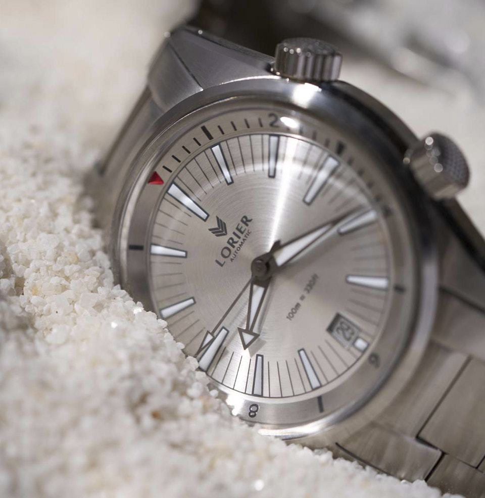 Lorier x Worn & Wound Hydra II Limited Edition One moment of red