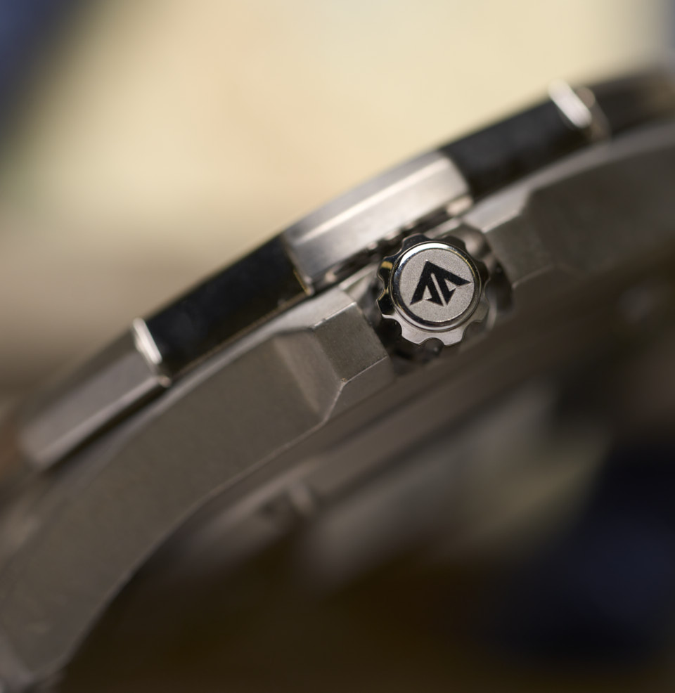 Promaster Dive Eco Drive Super Titanium Screw-Down Crown