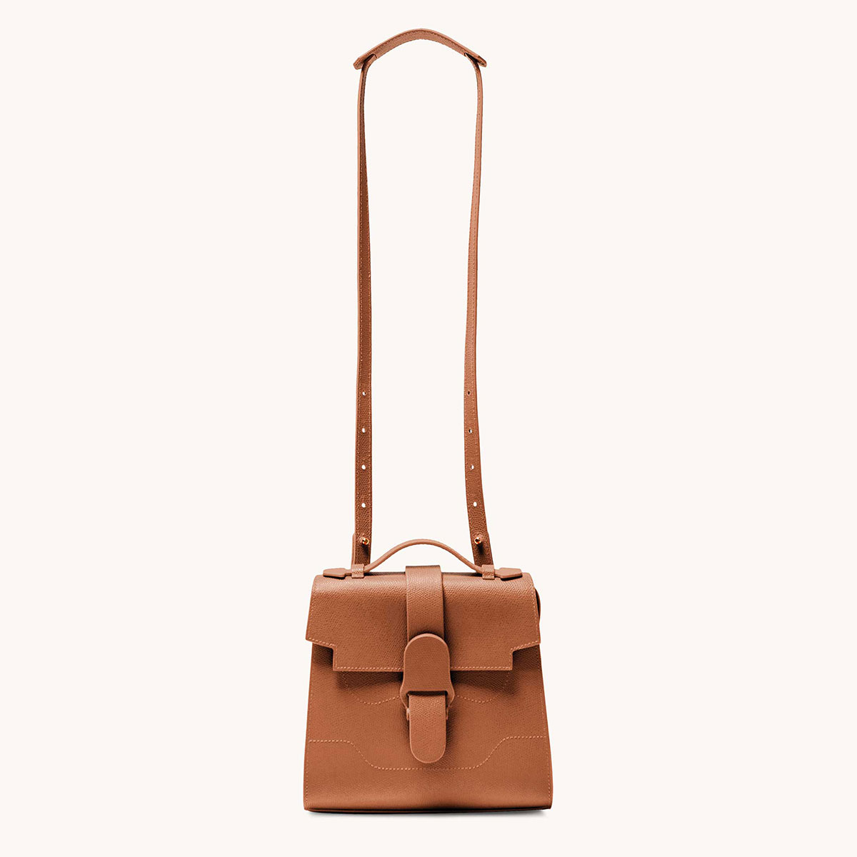 alunna bag pebbled chestnut front view with long strap
