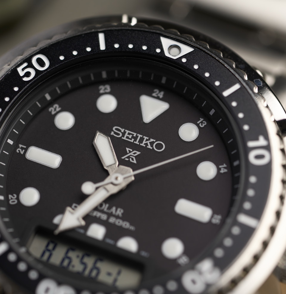 Prospex Ana-Digi Solar Diver Track a second time zone, display the time, and more