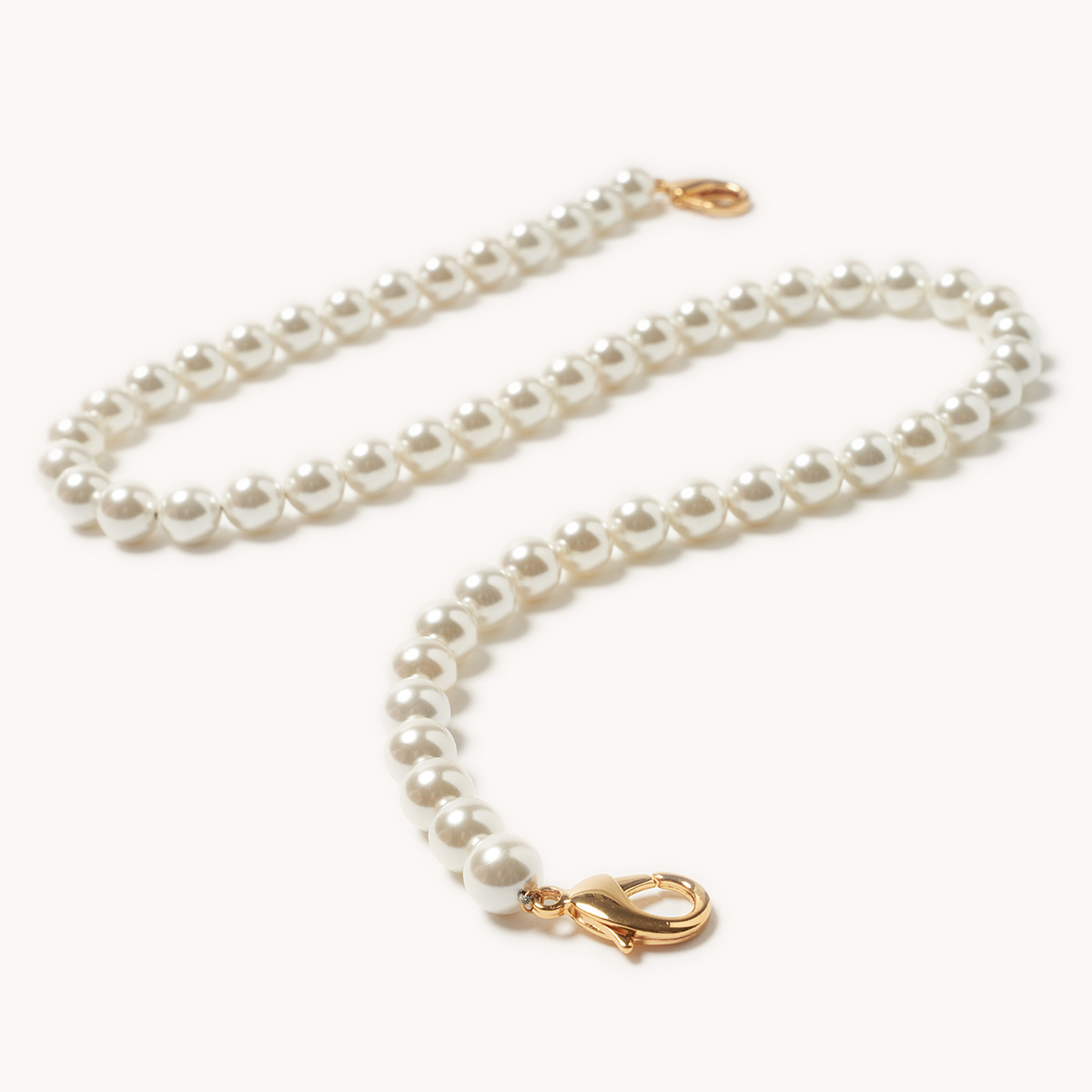 Close-up of Pearl Shoulder Chain