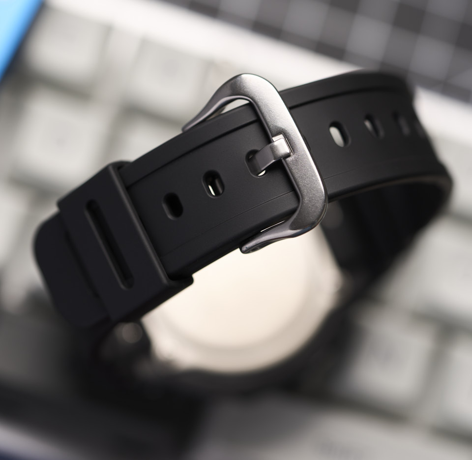 GA2100 Resin Strap
