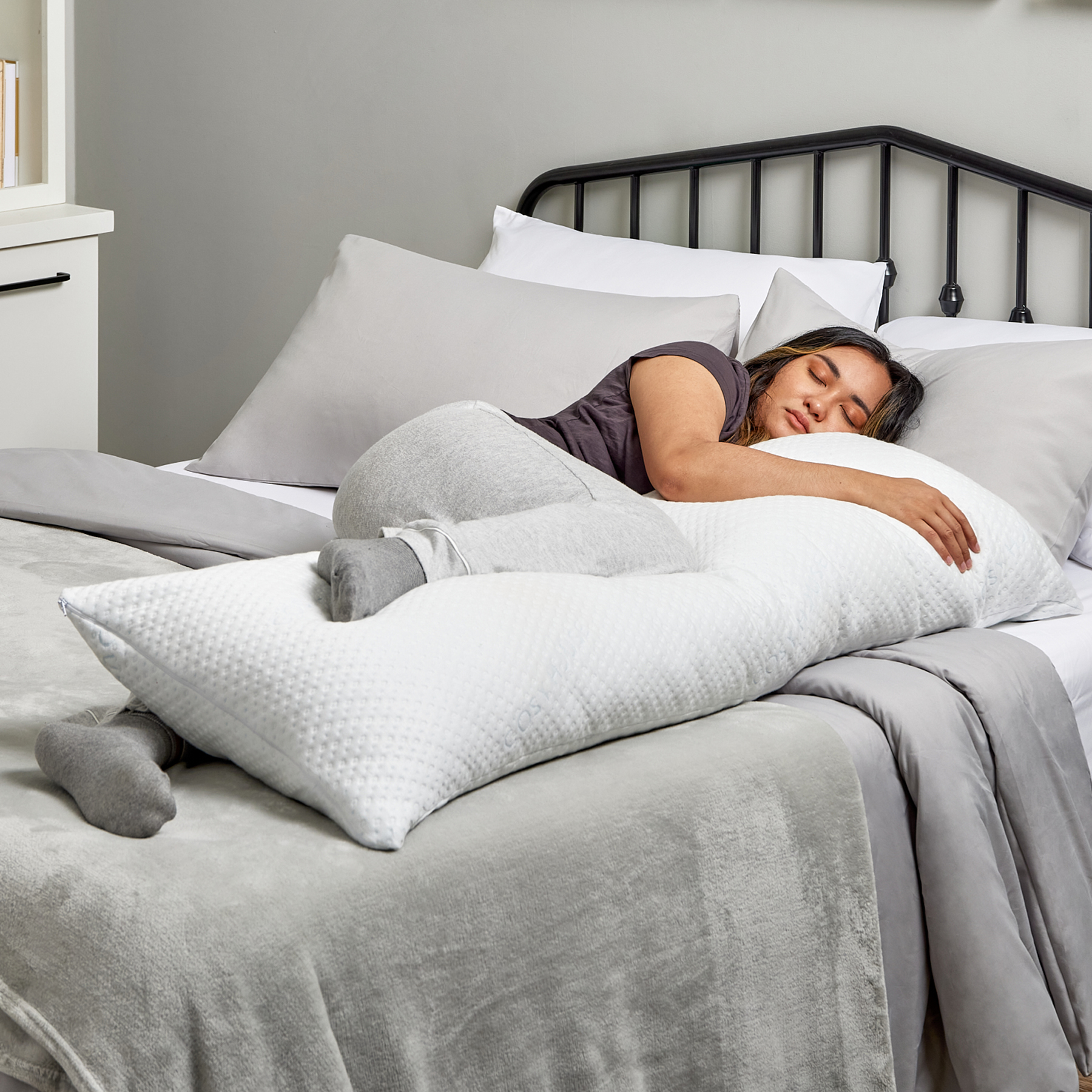 Luxury bed pillows hotsell