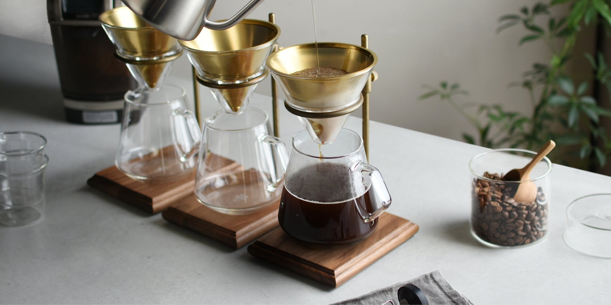 KINTO SCS-S02 BREWER STAND SET (4-CUP) (600ML/20OZ) GOLD THUMBNAIL 5