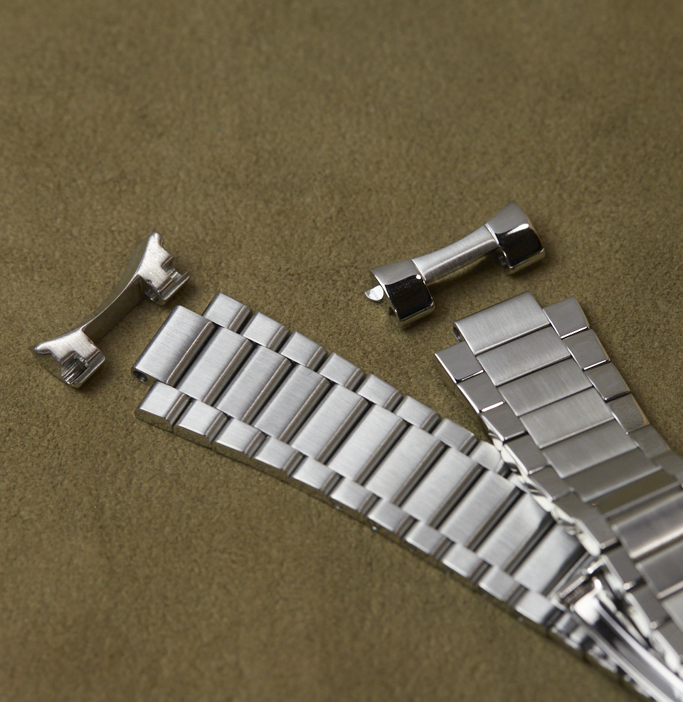 The Flat Link Bracelet Mixed finish links