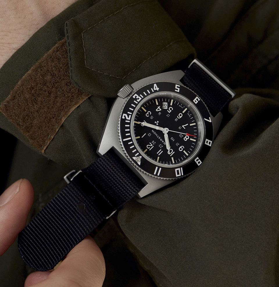 Navigator - Stainless Steel Clean, legible dial