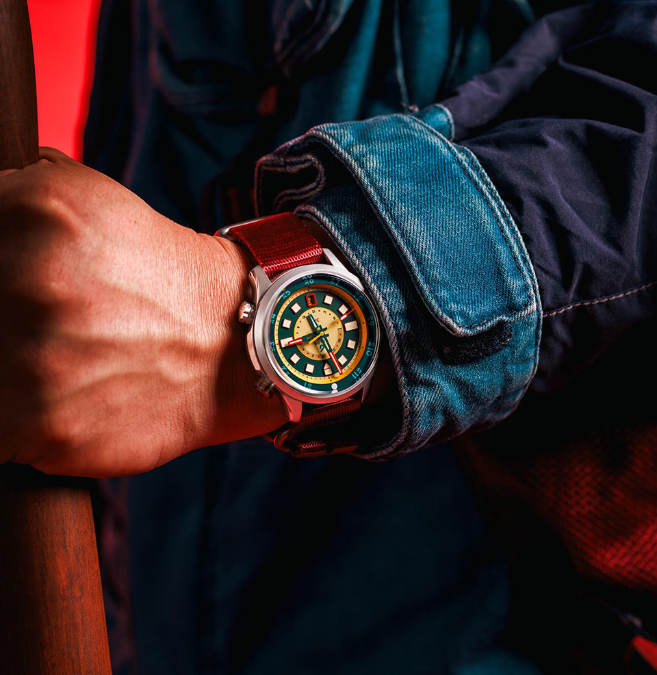 BOLDR x Worn & Wound 3xt GMT Limited Edition Inspired by outdoors gear
