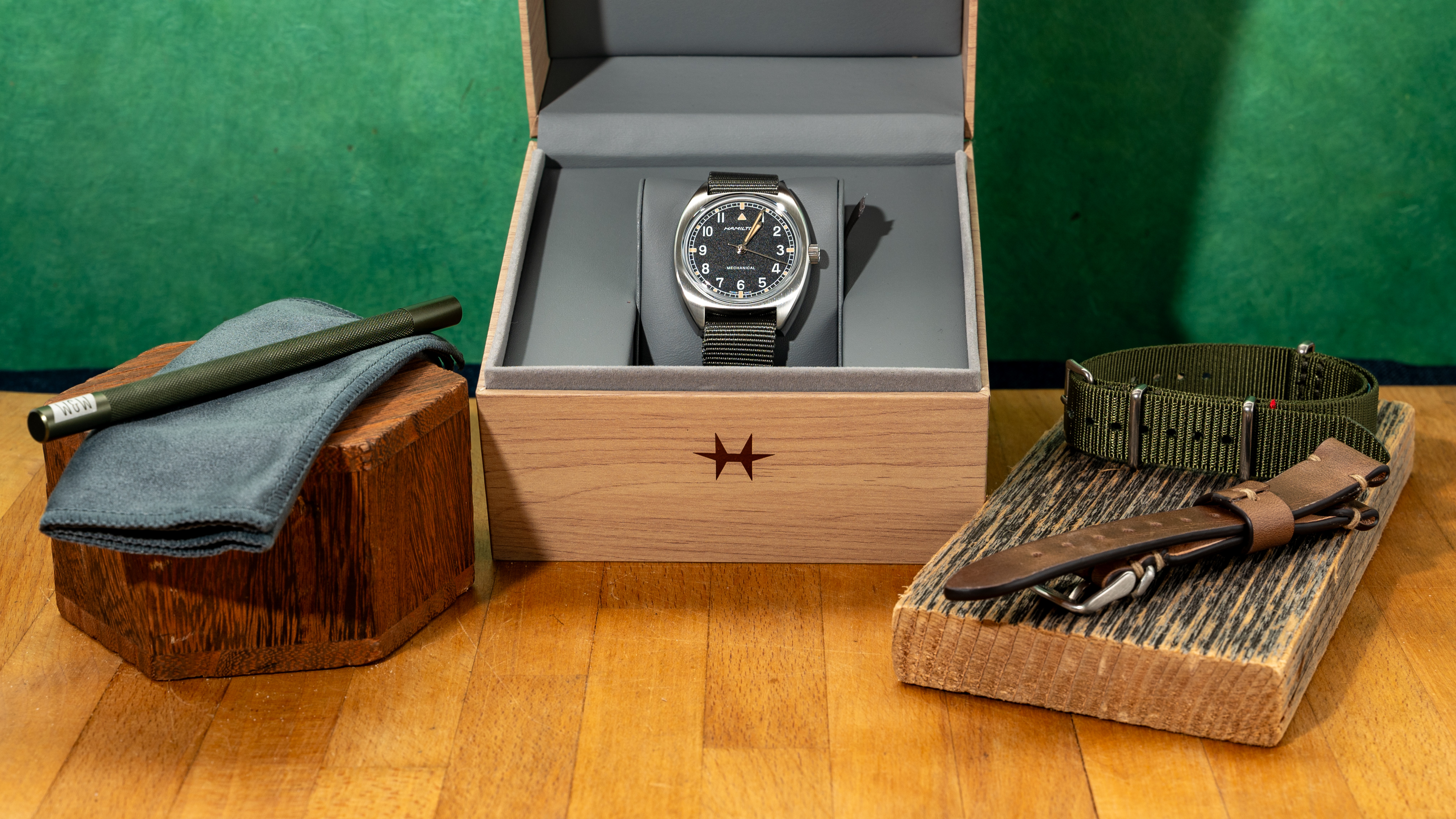 Hamilton Gift Set Windup Watch Shop
