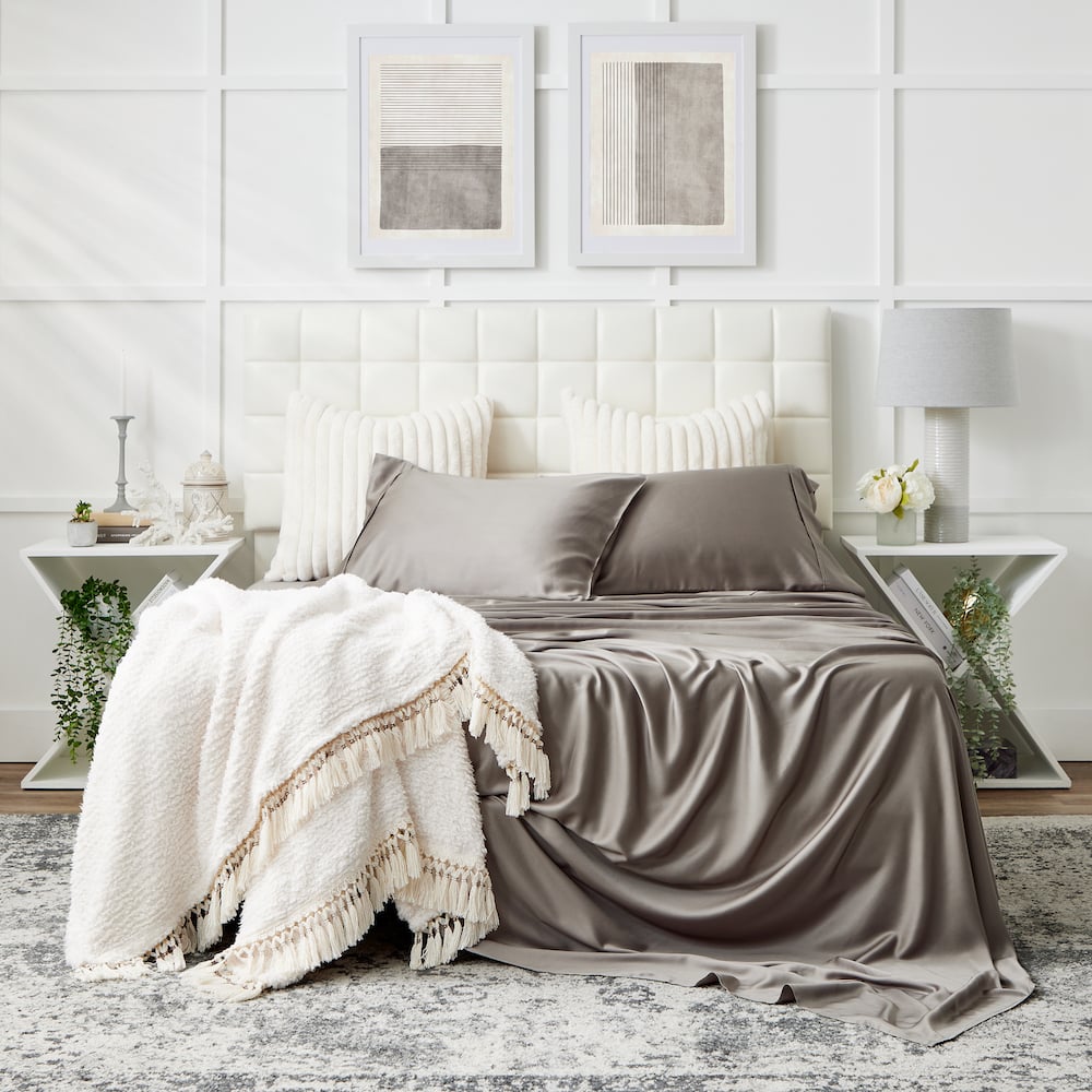 Bed Snugger - Bed Blanket Holder Band - Fits All Mattress Sizes - Corner Holder for Sheets & Blankets - Hold 360 Degree Bed Sheet and Blanket