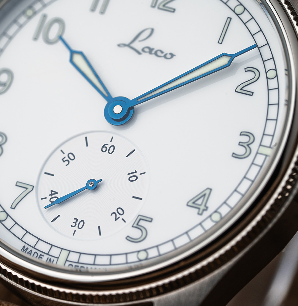 Bremerhaven / Cuxhaven 39 White Dial behind Sapphire Crystal