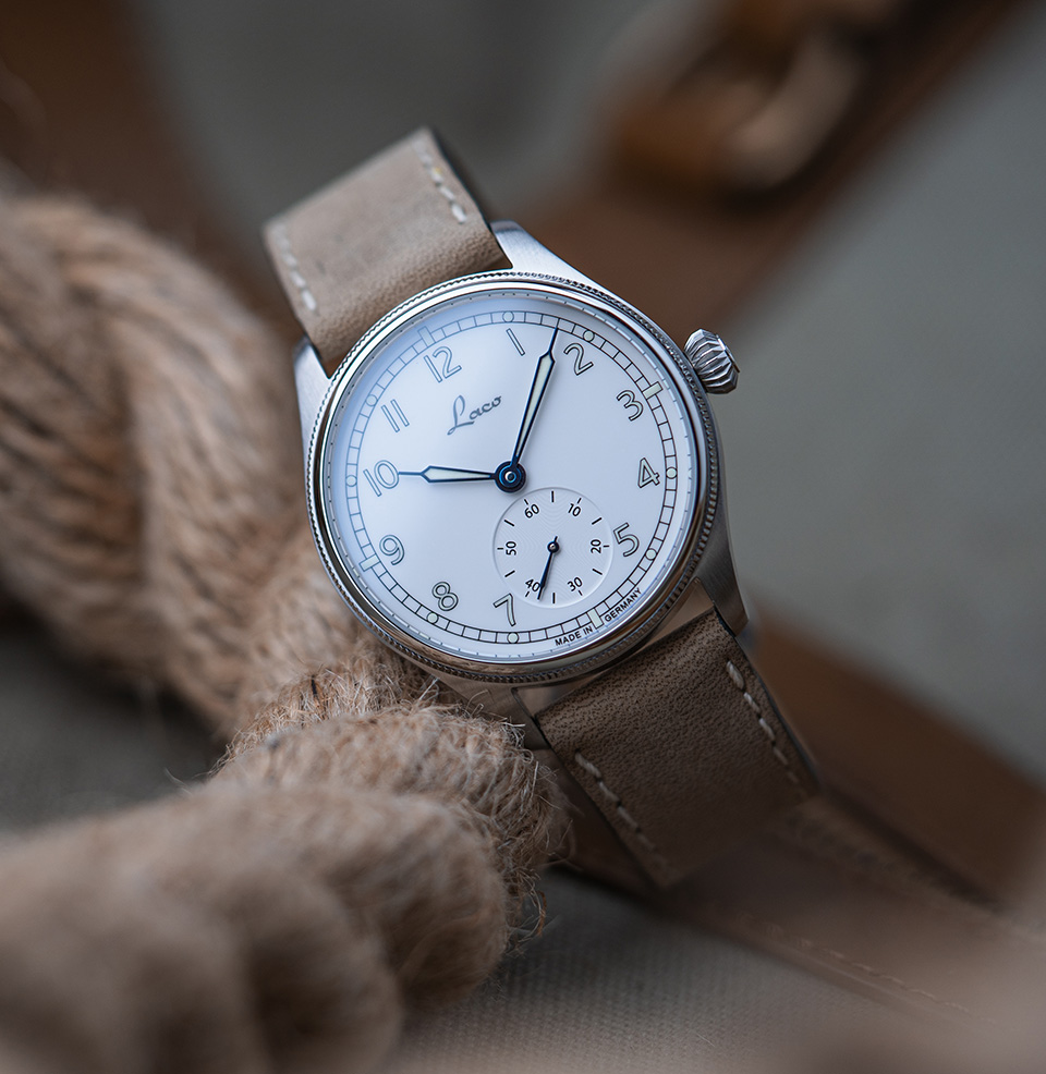 Bremerhaven / Cuxhaven 39 Classic navy watch with a pocket watch crown