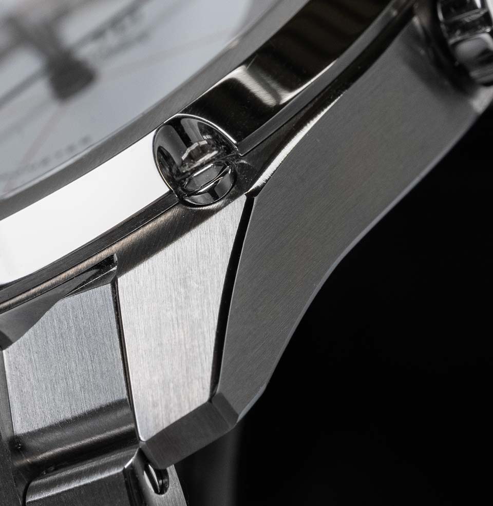 Formex x Worn & Wound Essence Sector 39 Chronometer Spring mounted mid-case