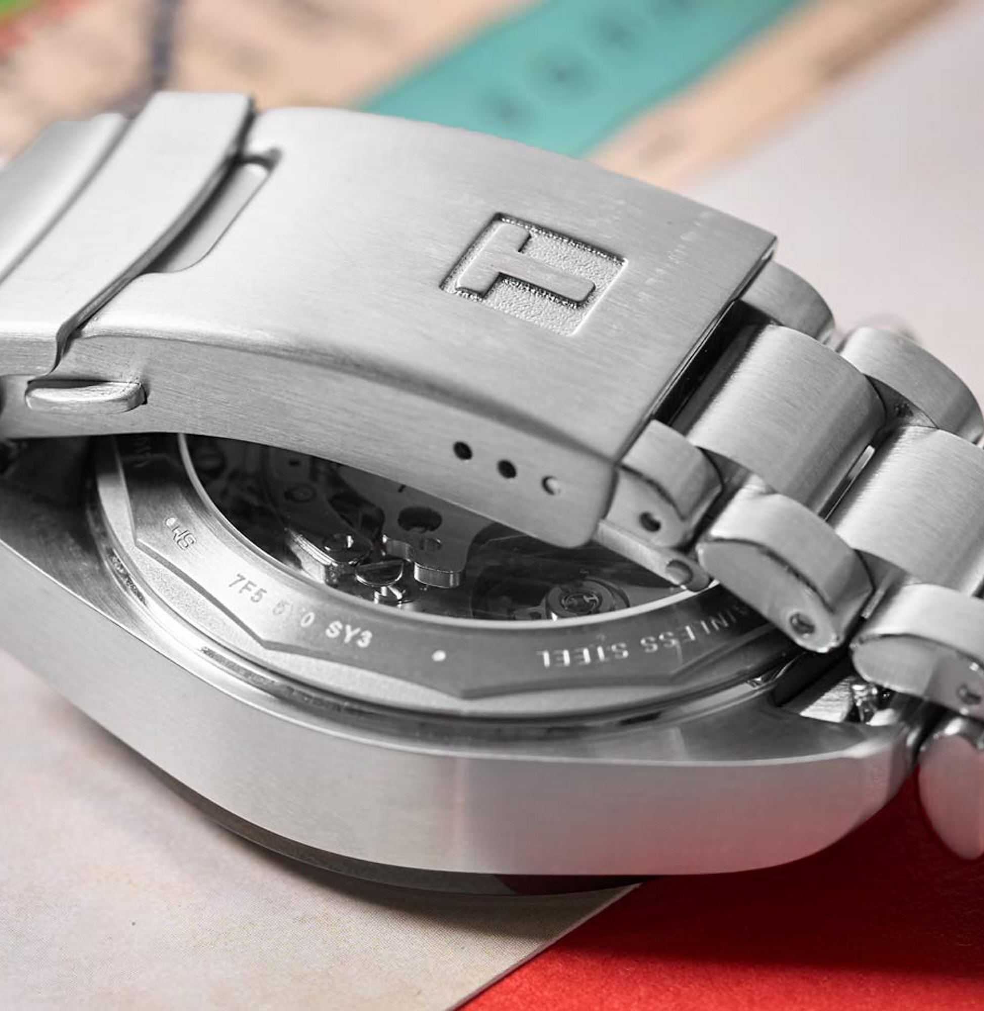 PR516 Mechanical Slim, signed clasp.