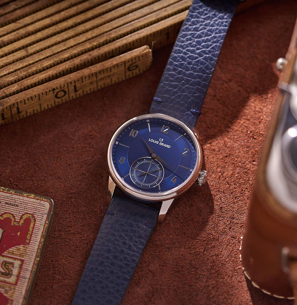 Excellence Petite Second Textured dial