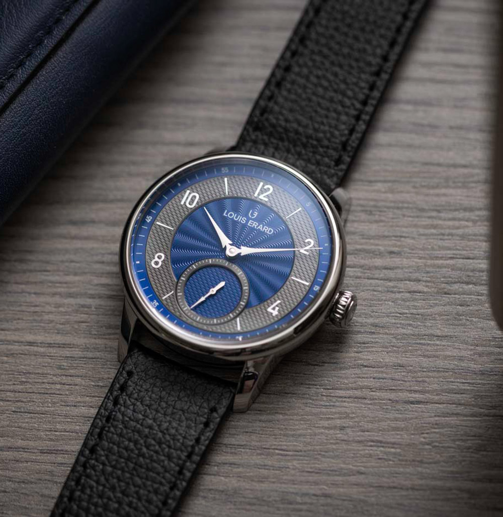 Excellence Petite Seconde Guilloché Anthracite Mixture of grey and blue.