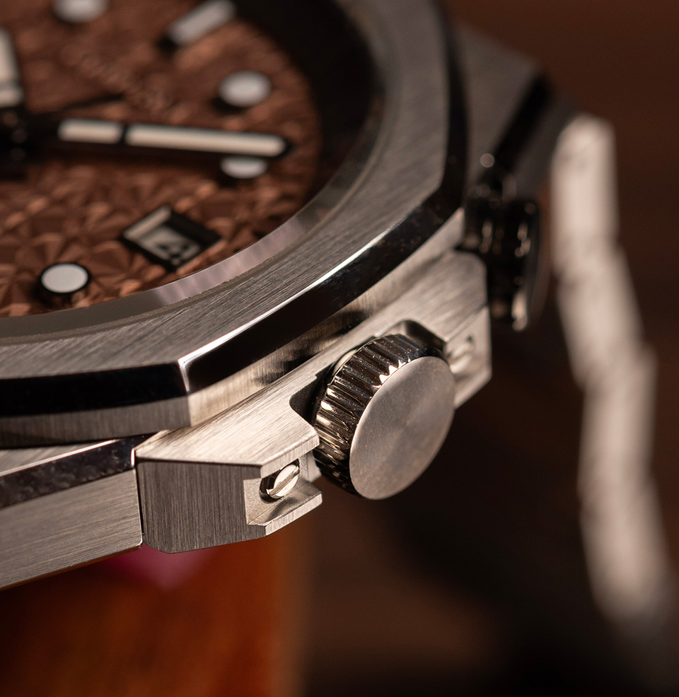 Series8 890 Angular Case