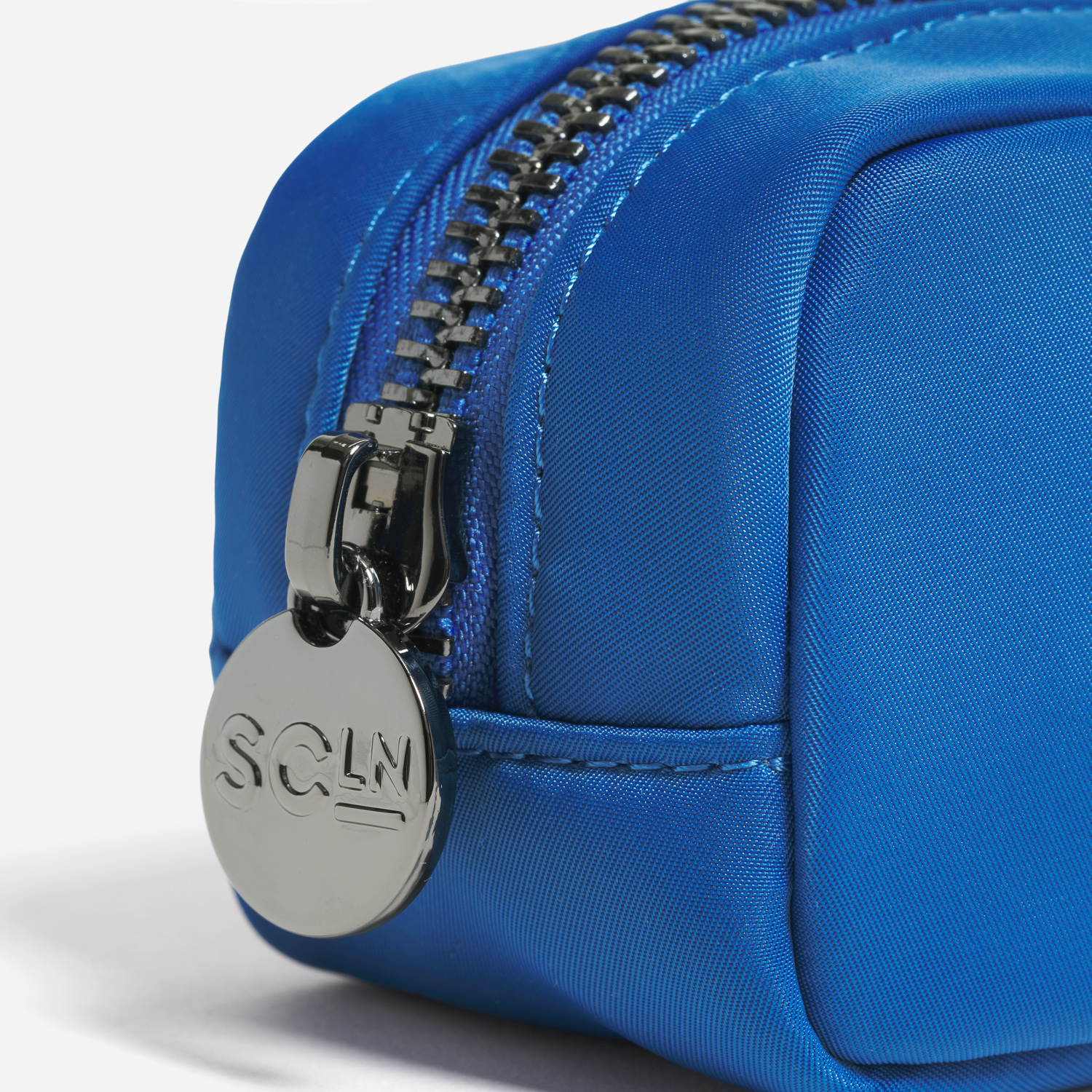 Slim Pouch