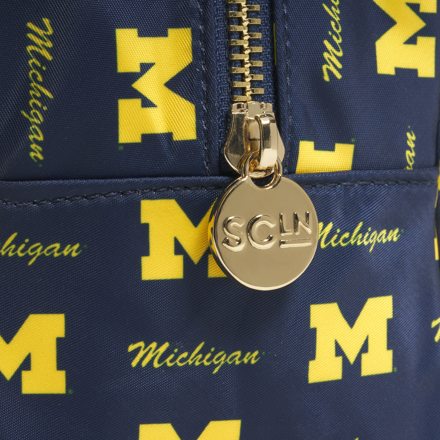 College Large Pouch