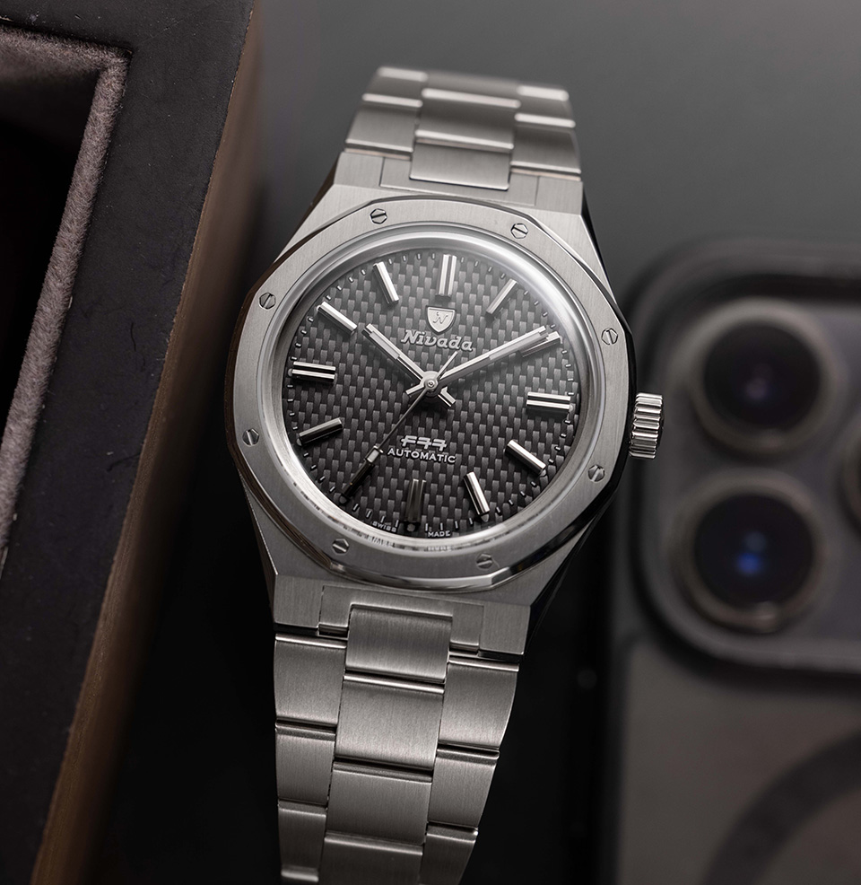 F77 Stone Dial Collection Titanium Integrated Bracelet