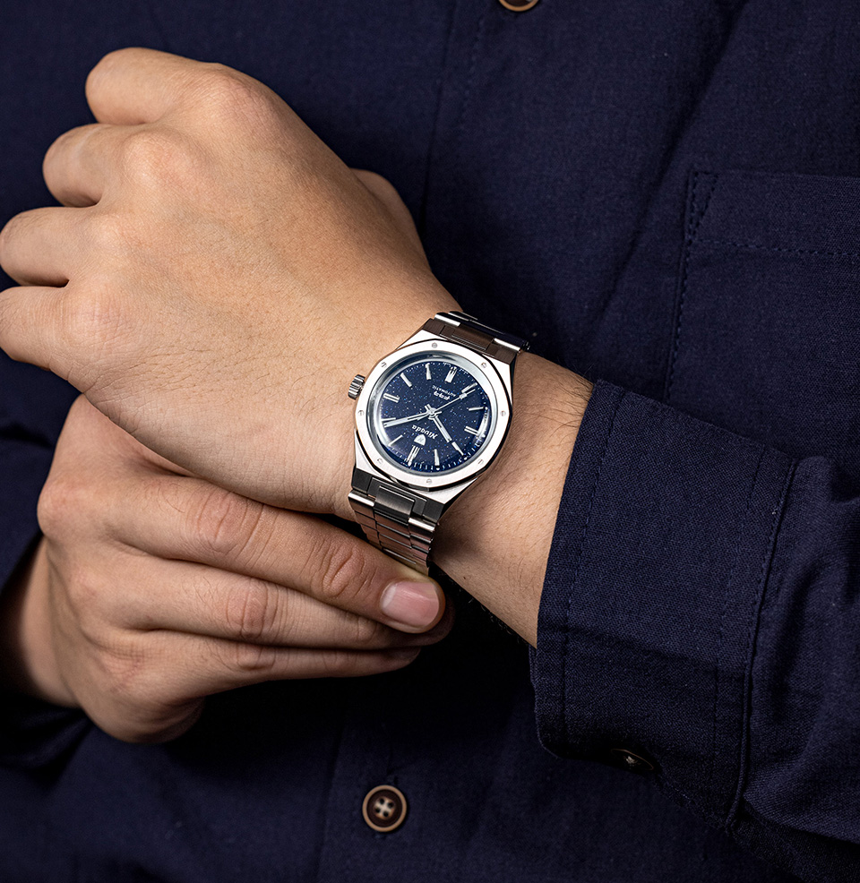 F77 Stone Dial Collection Strong Silhouette