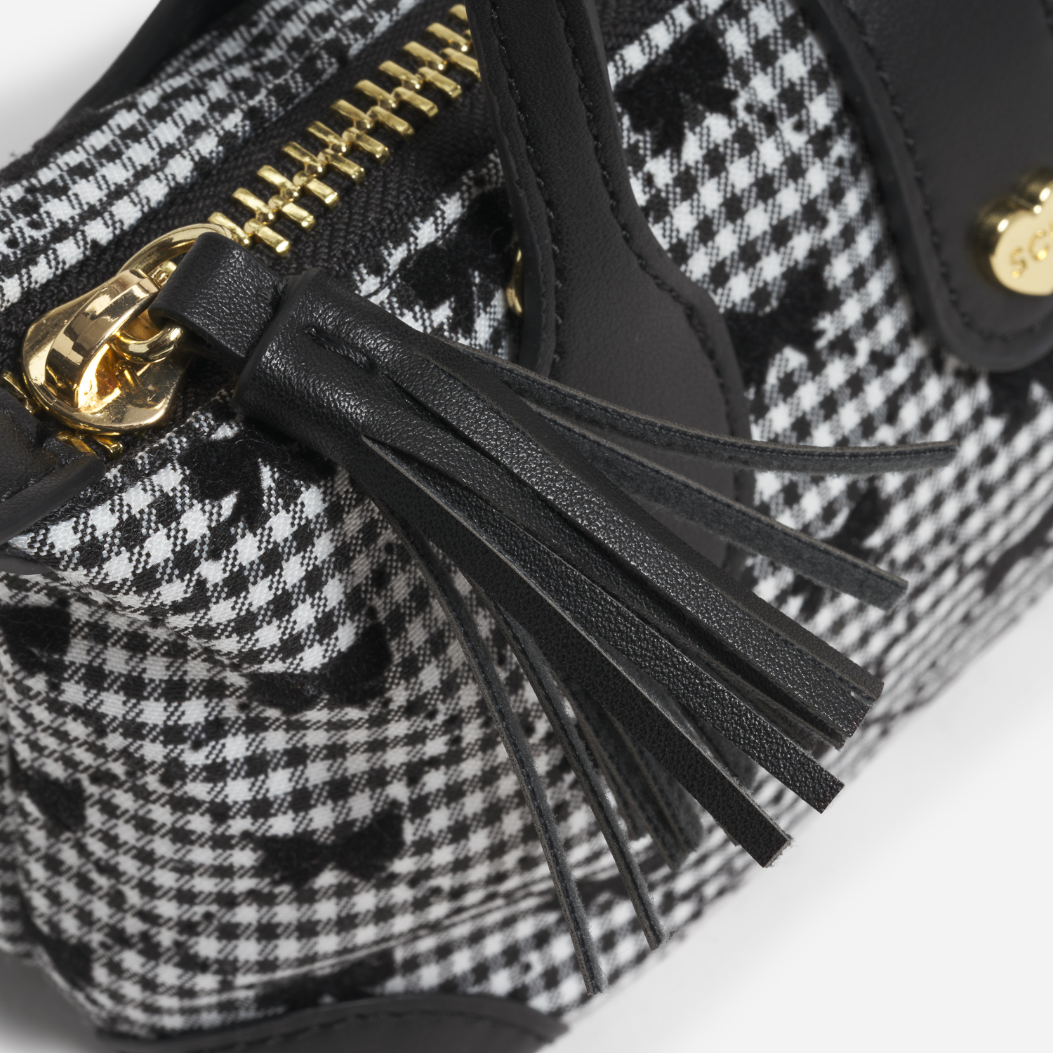 Pouchette Crossbody Bag 01
