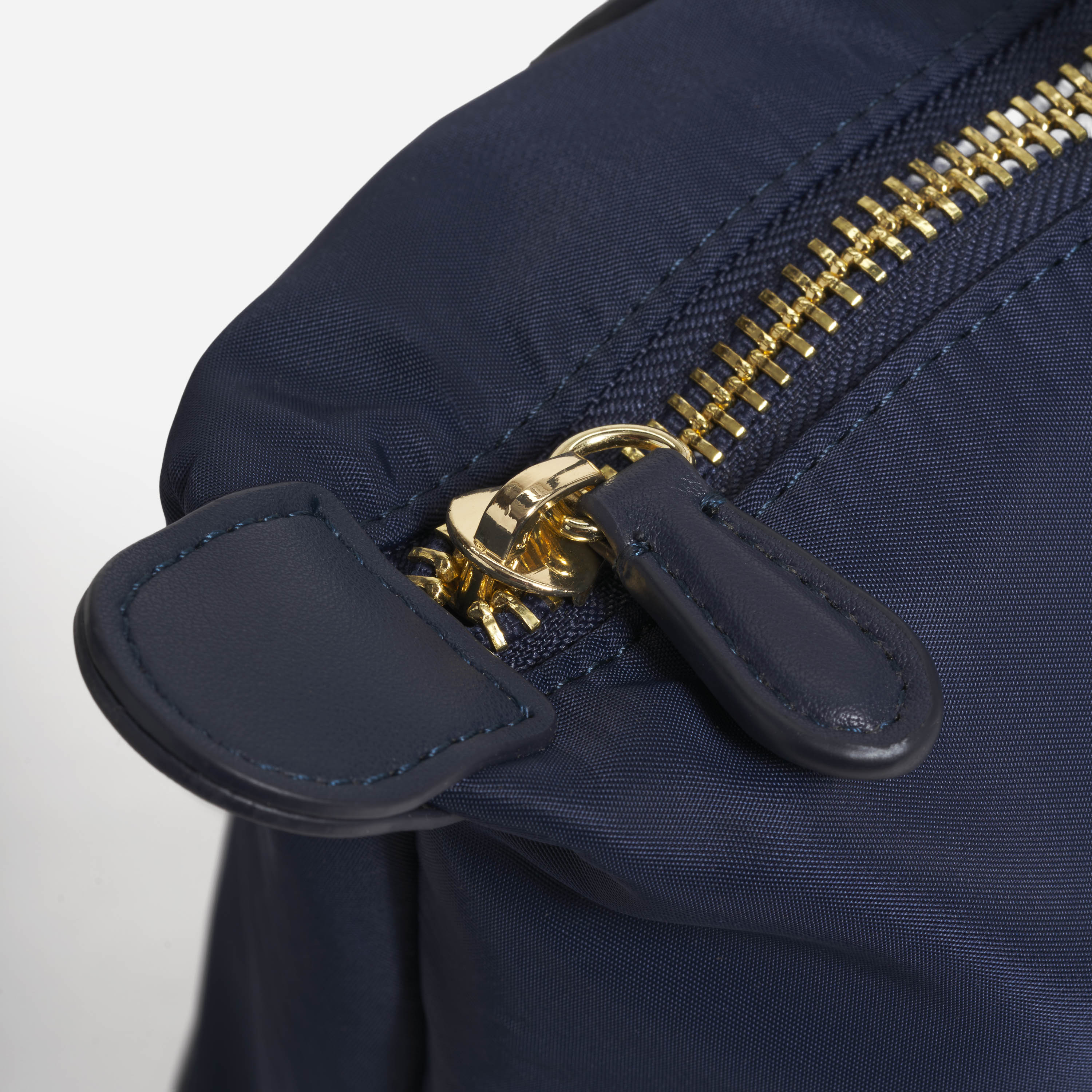 Pouchette Crossbody Bag 03