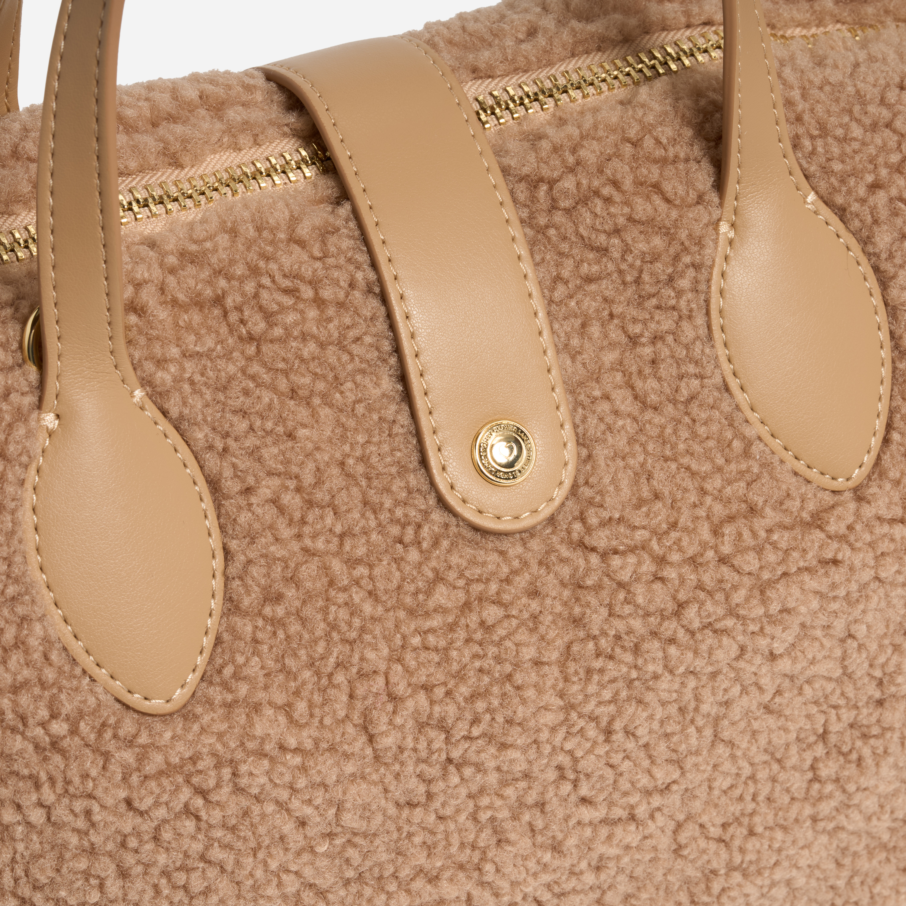 Cozy Pouchette Crossbody Bag 03