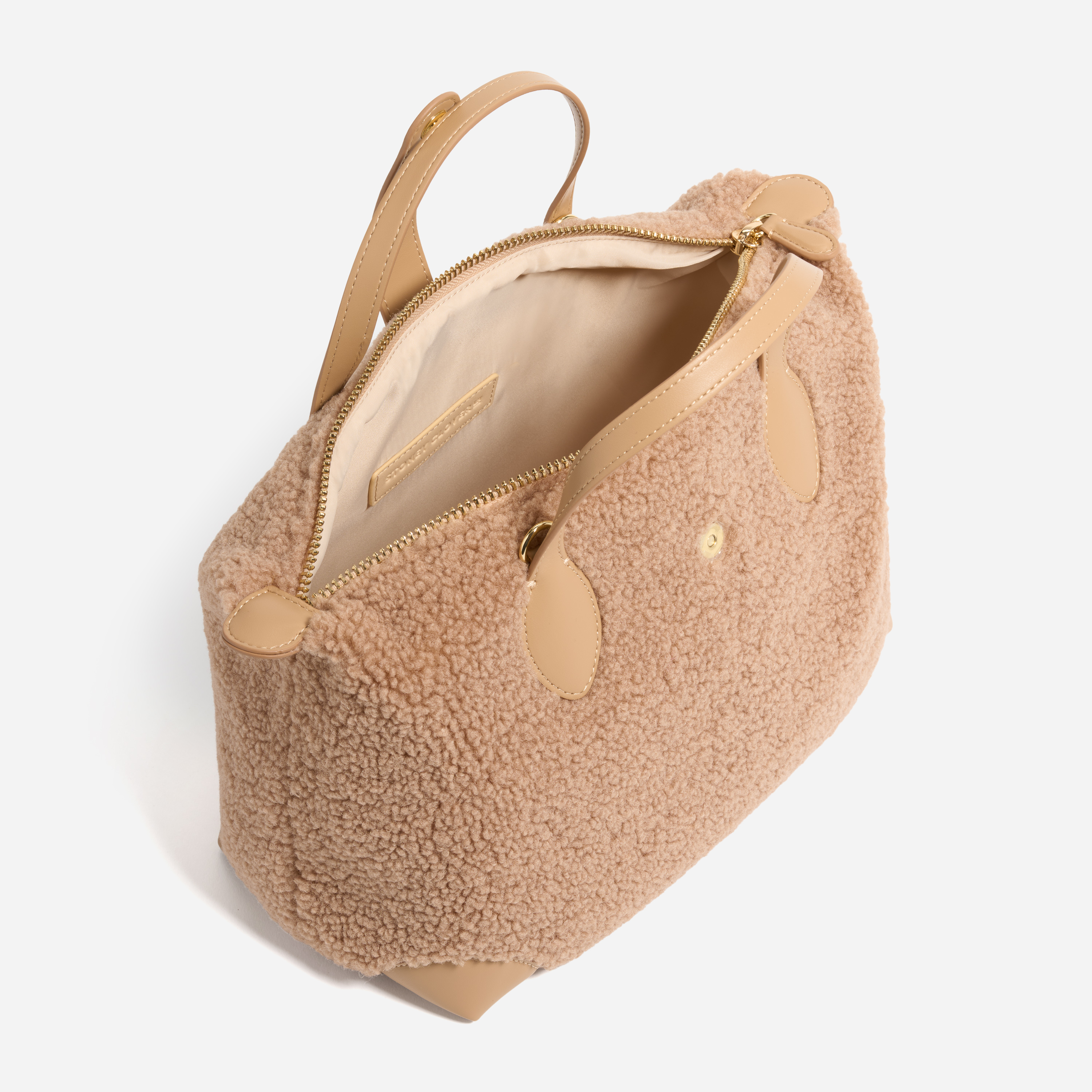 Cozy Pouchette Crossbody Bag 03