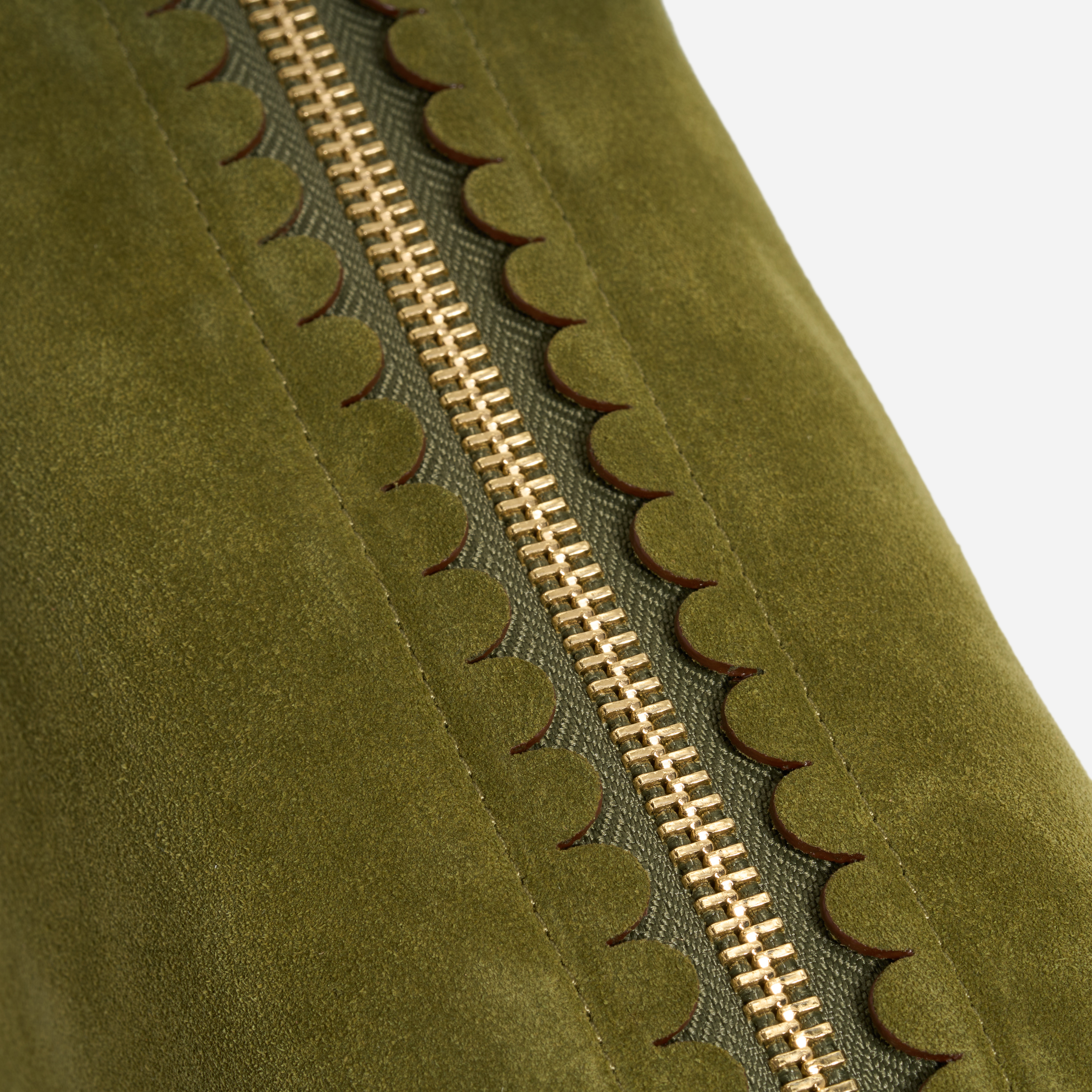 Henrietta Pouch 26