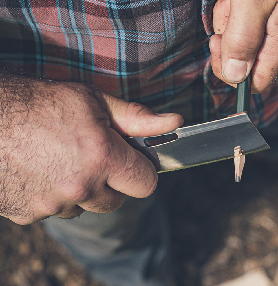 Flatiron Sleek Thumb-hole Opening