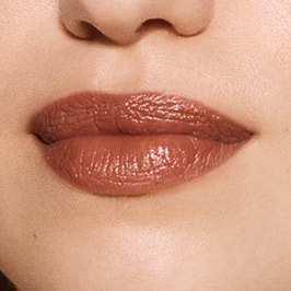Light model wearing Graceful Lipstick